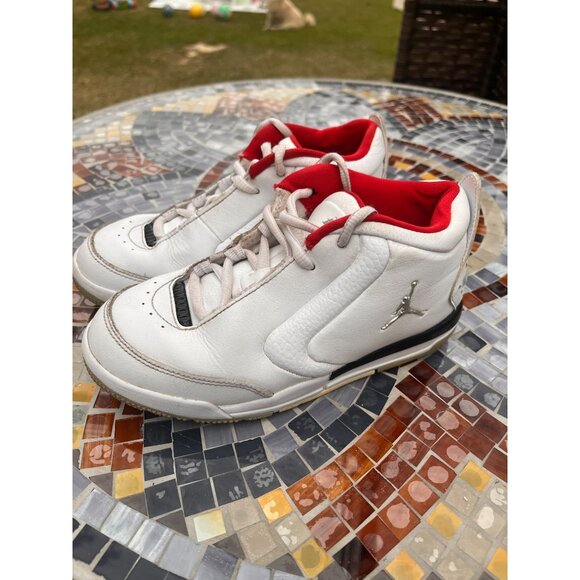Nike Jordan Big Fund Trainer White Red Black Size 1Youth - Picture 1 of 6